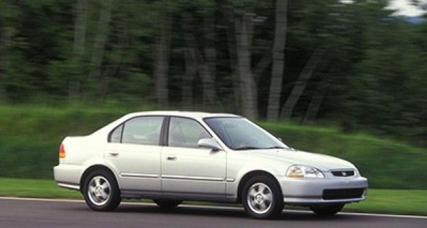 1995-1997 5-ajtós Hatchback